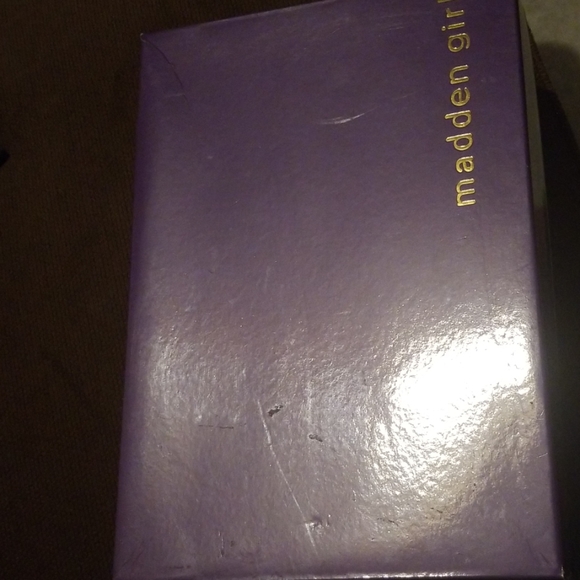 Shoes - Picture 4 of 4